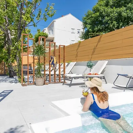 Bogo B&B Bed & Breakfast 3*
